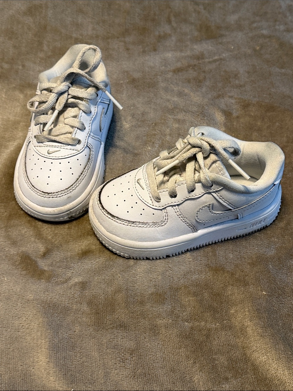 Nike Kids 6c White Leather Low-Top Sneakers